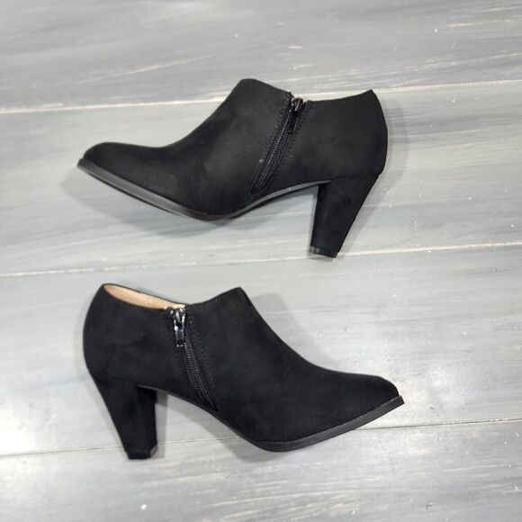 Journee Collection Sanzi Booties Shooties Faux Suede Tapered Heel 6.5 Black - Picture 1 of 11